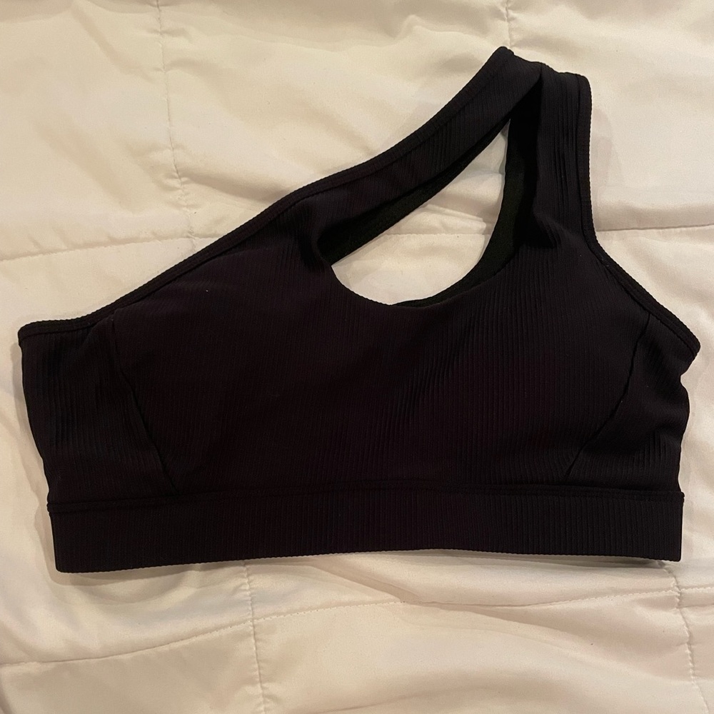 One shoulder sports bra